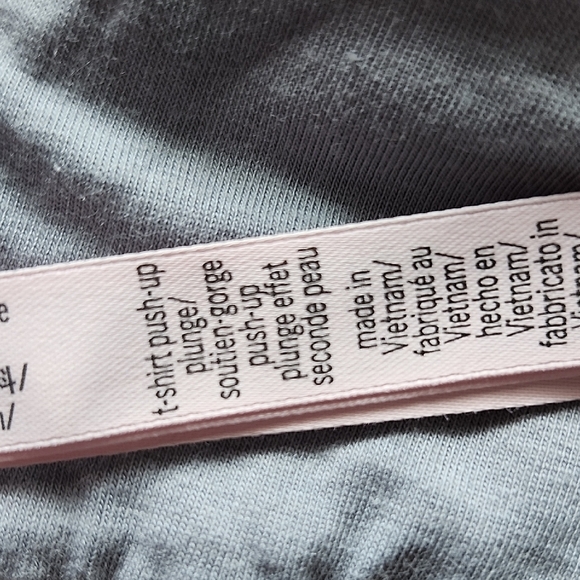 Victoria's Secret Heather Gray Bra - Picture 4 of 4